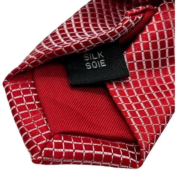 Beniot Florent Red W/Embroidered White All Over Diamond Shape 100% Silk Necktie - Picture 8 of 9